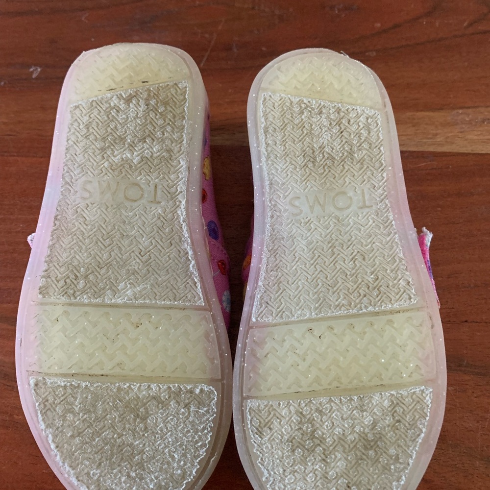 Toms x Candy Land Slip on Girl’s Shoes size 9 - Picture 5 of 8